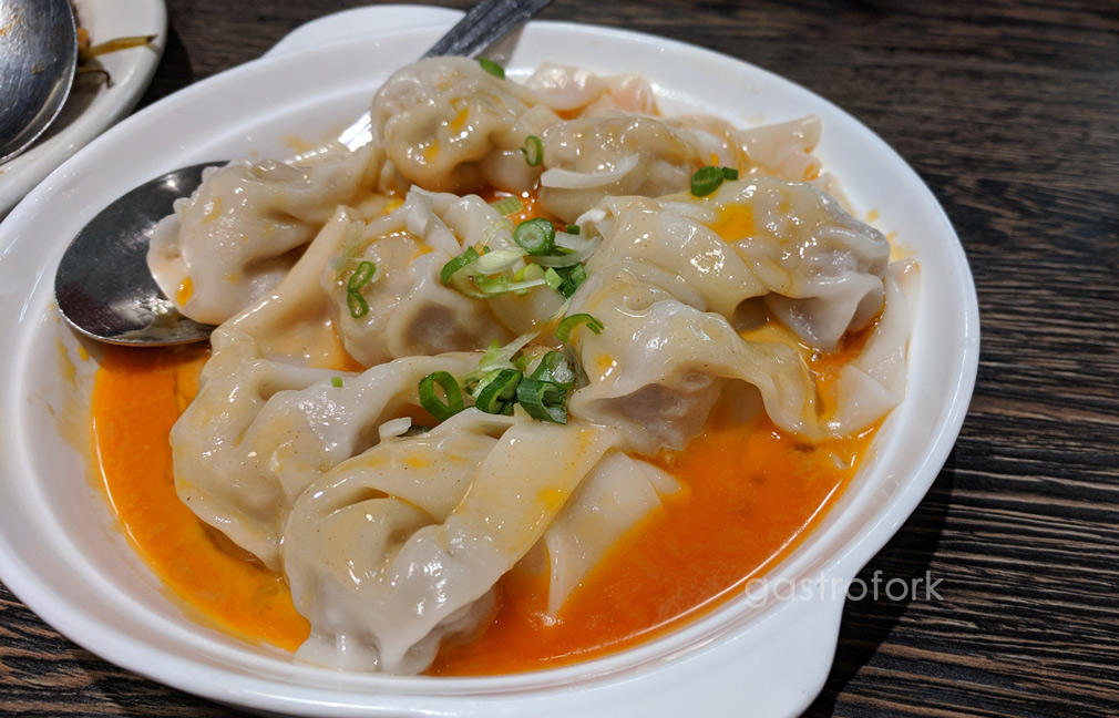mamas dumpling and coffee wontons in chilli sauce